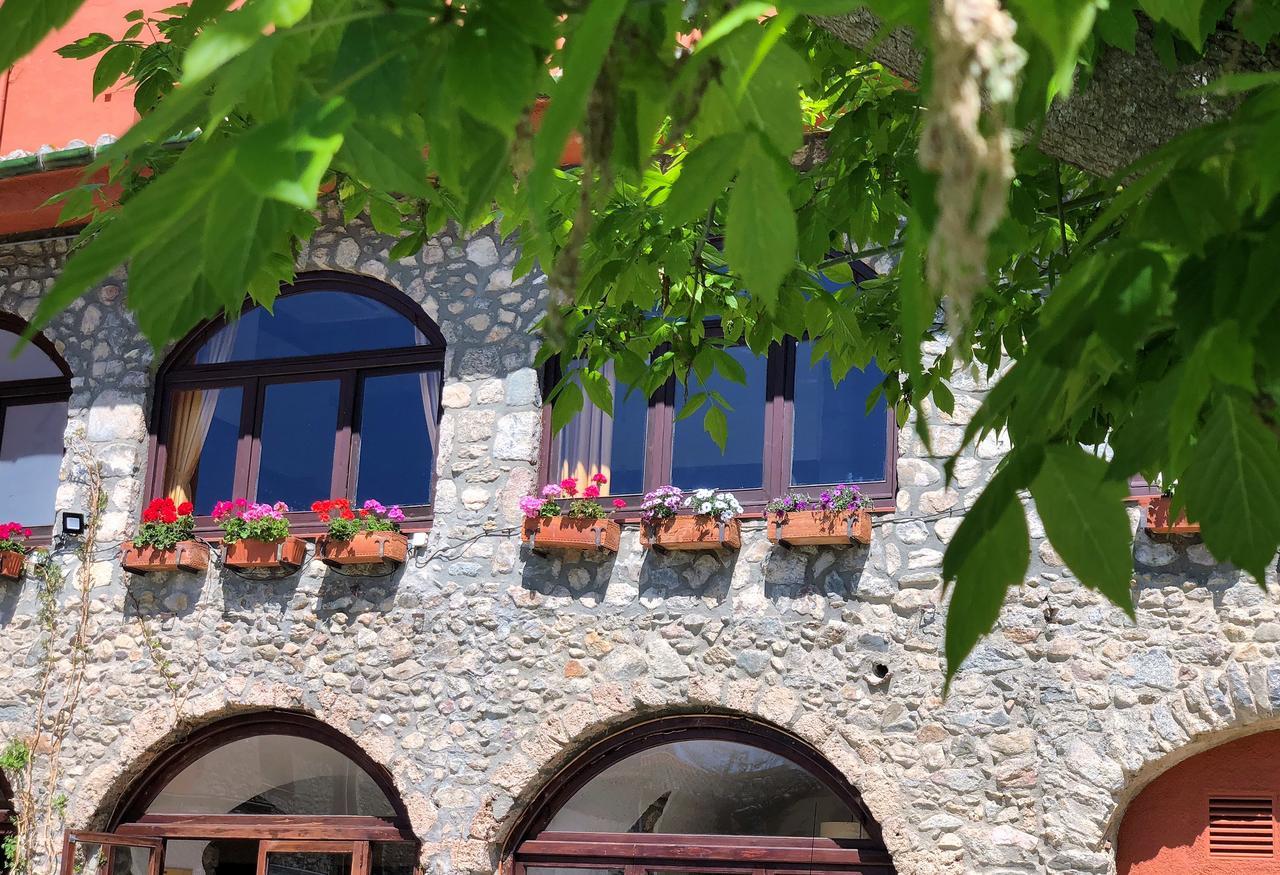 Hotel La Fonda Dels Pirineus Масанет-да-Кабреньс Екстер'єр фото